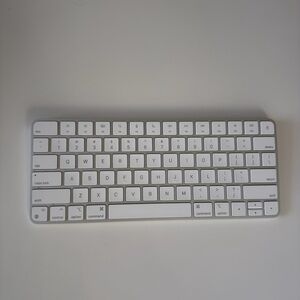 Apple Bluetooth Keyboard